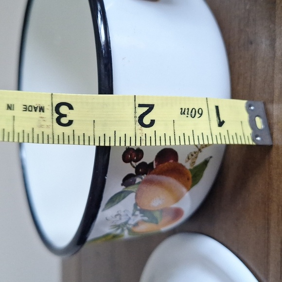 White Enamel Saucepan with Fruit Design - Picture 5 of 5